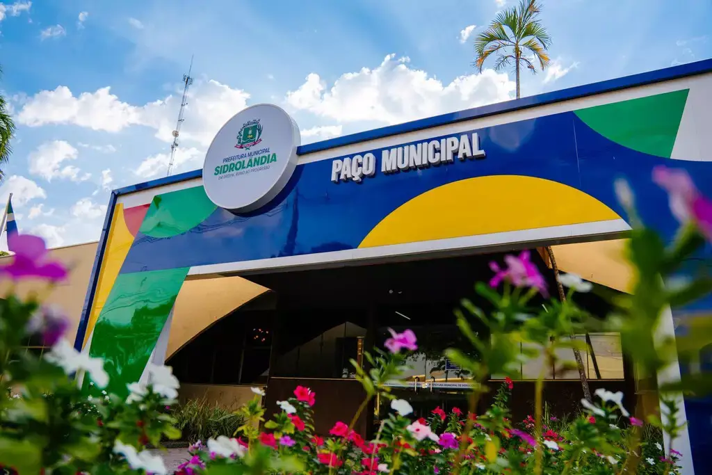 Paço municipal de Sidrolândia, município a 71 km de Campo Grande (Foto: Reprodução/Facebook)