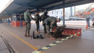 Explosivo no Terminal Morenão: Perícia busca identificar “homem de preto” por digitais
