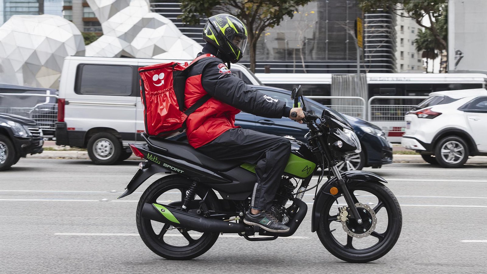 Governo determina que apps mostrem quanto ficam e quanto repassam a motoristas e entregadores em cada corrida