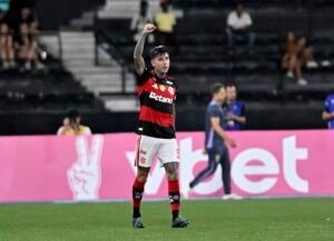 Flamengo: Pulgar é titular com Leonardo Jardim, mas multa de US$ 6 milhões em 2026 coloca futuro em aberto