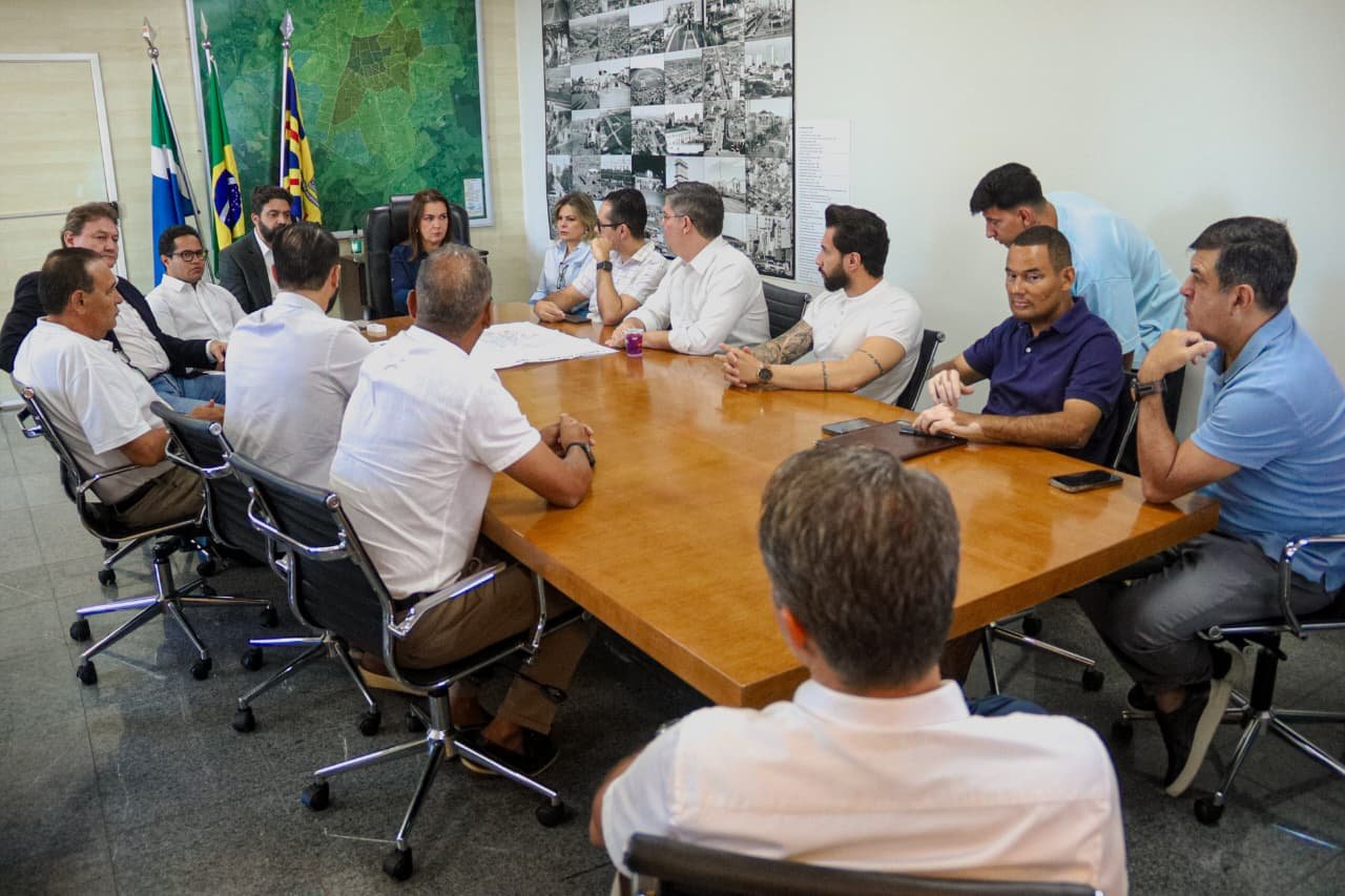 Vereadores e Prefeita Adriane Lopes Foto: Arquivo