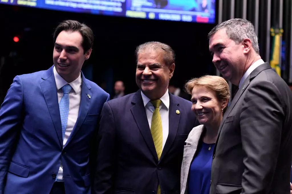 Rodrigo Perez, Nelsinho Trad, Tereza Cristina e Eduardo Riedel durante aprovação do empréstimo. (Foto: Reprodução).