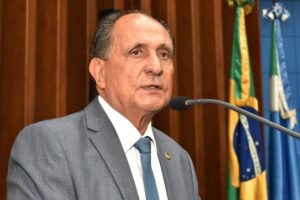 Zé Teixeira pede asfalto em acesso à Aldeia Bororó e praça em Dourados