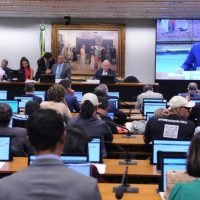 Comissão de Constituição e Justiça durante reunião
(Foto: Agência Câmara de Notícias)