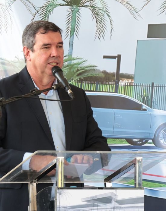 Governador Eduardo Riedel (PP). (Foto: Henrique Arakaki)